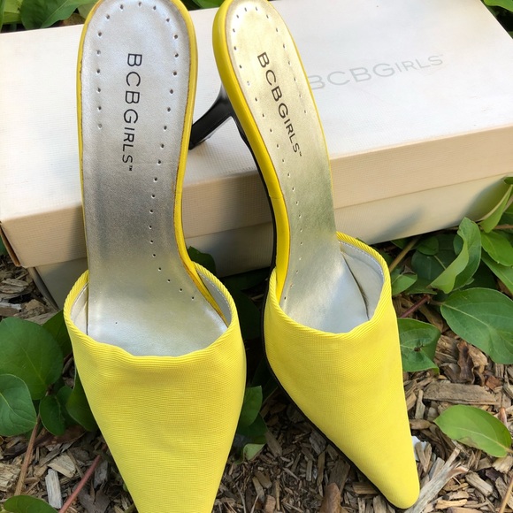 NWT BCBG Yellow Mule - Picture 3 of 5